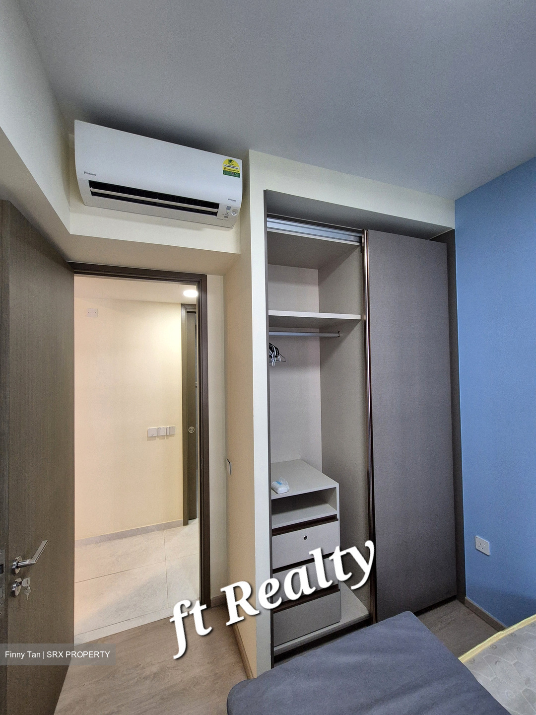 North Buona Vista Road (D5), Condominium #587293791